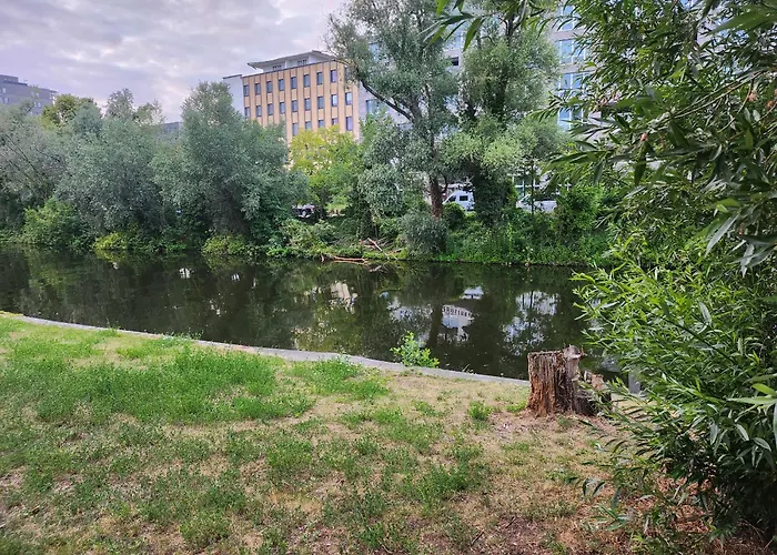 Design Mit Loftfeeling In Charlottenburg Lägenhet *